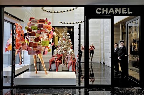 negozio di chanel a milano